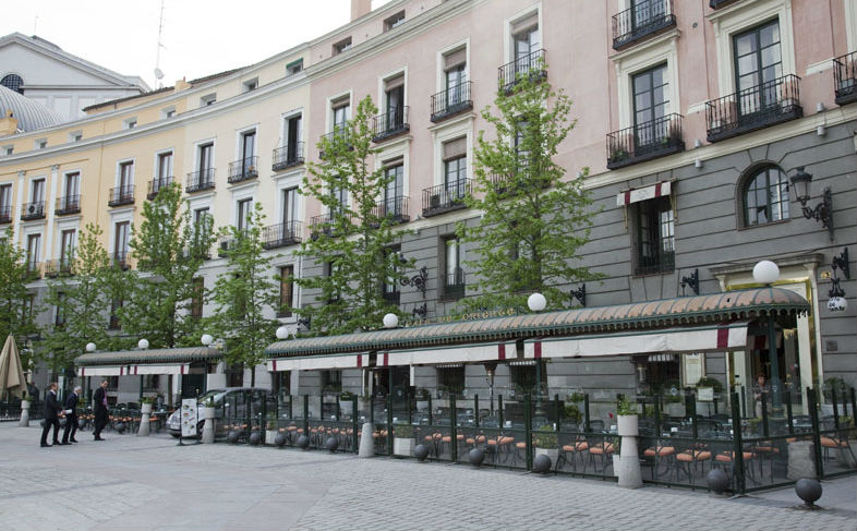 Café de Oriente Exterior