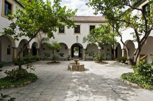Patio Almoraima Hotel