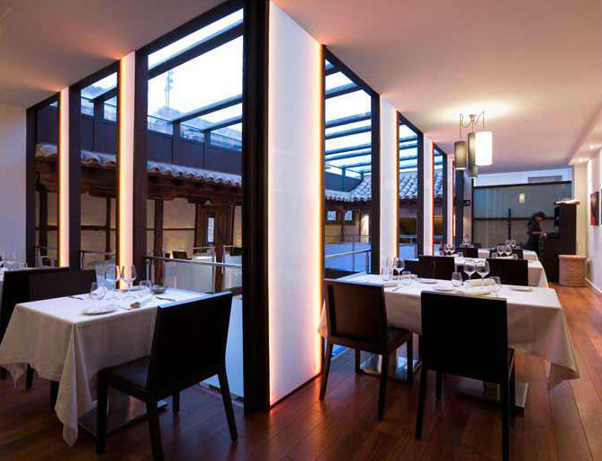 Restaurante Alfileritos 24 Comedor Patio