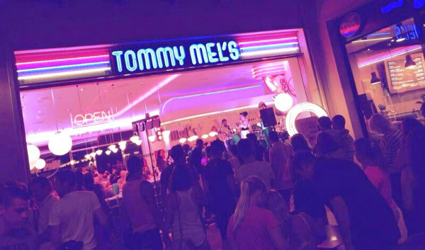 Tommy Mels Orihuela Diner Inauguración