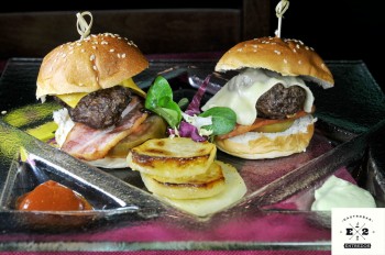 Dúo de hamburguesitas