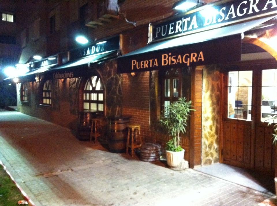 PUERTA BISAGRA