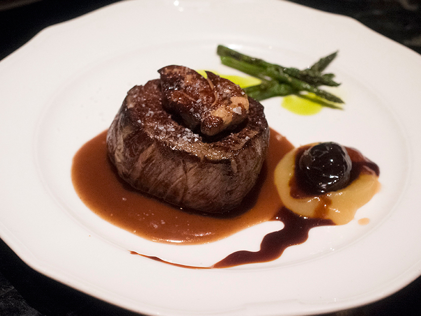 Solomillo al oloroso con foie