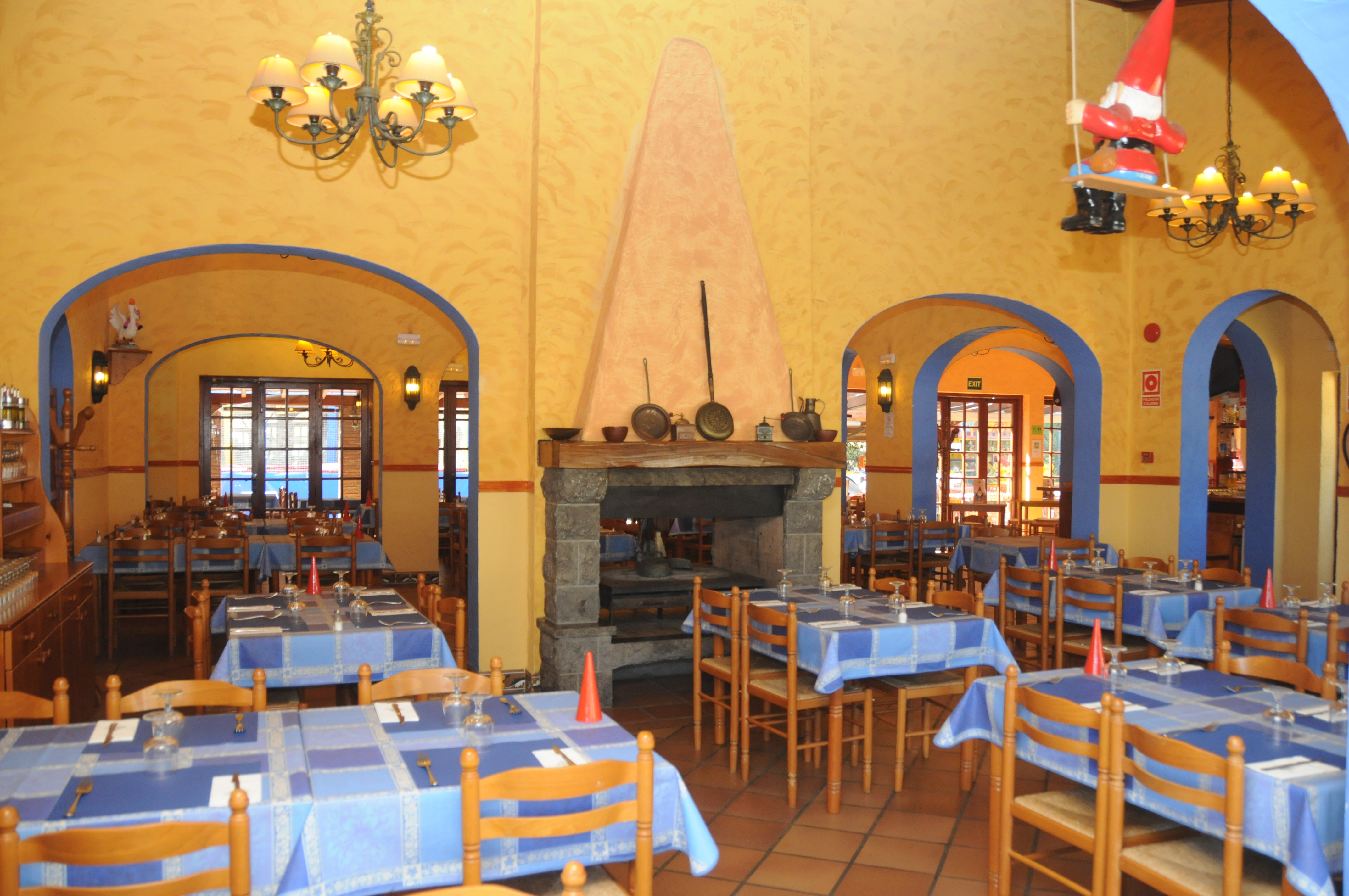 RESTAURANTE  "LA FARGA DEL GNOM" -  GNOMO PARK