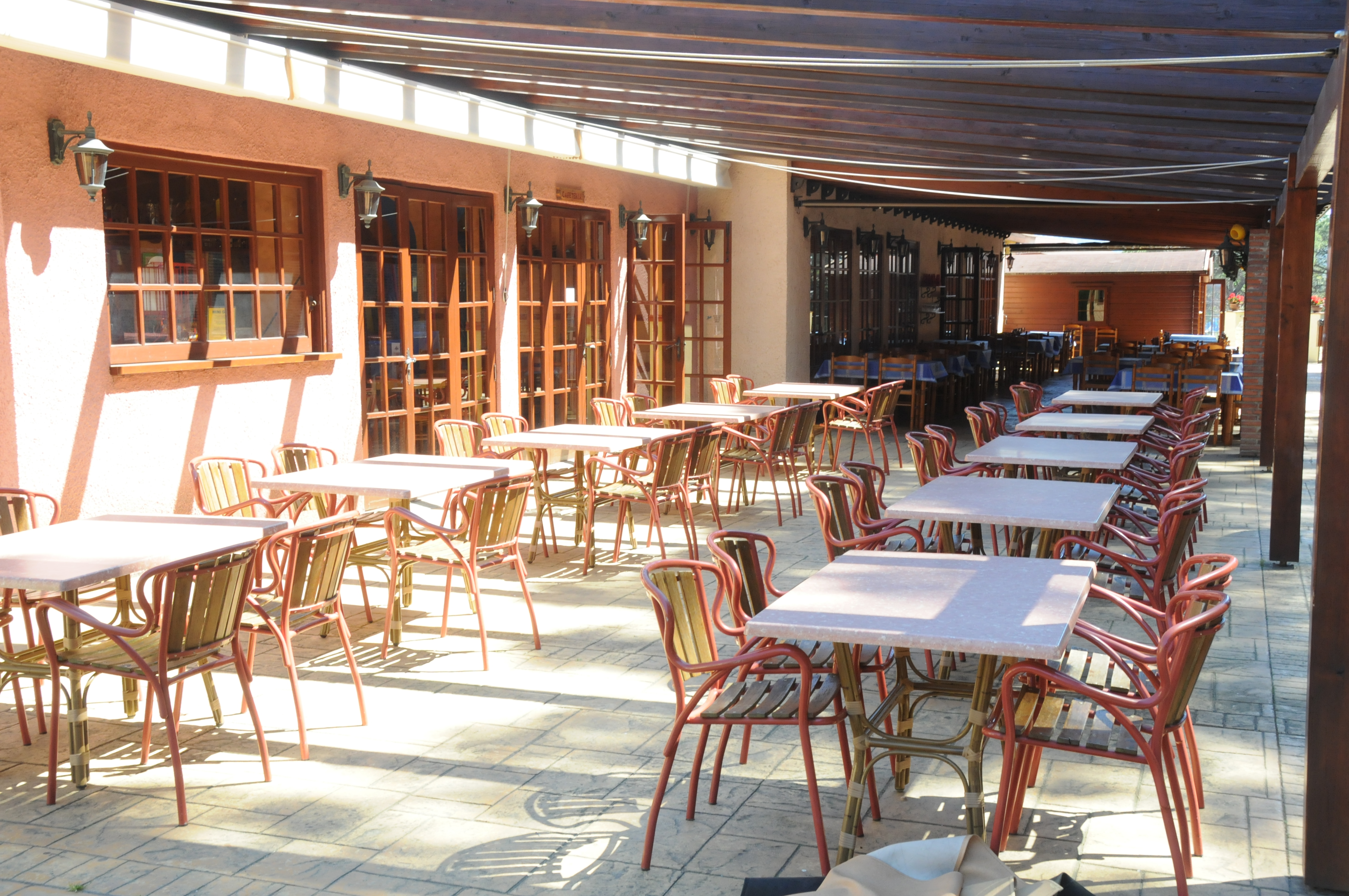 RESTAURANTE  "LA FARGA DEL GNOM" -  GNOMO PARK