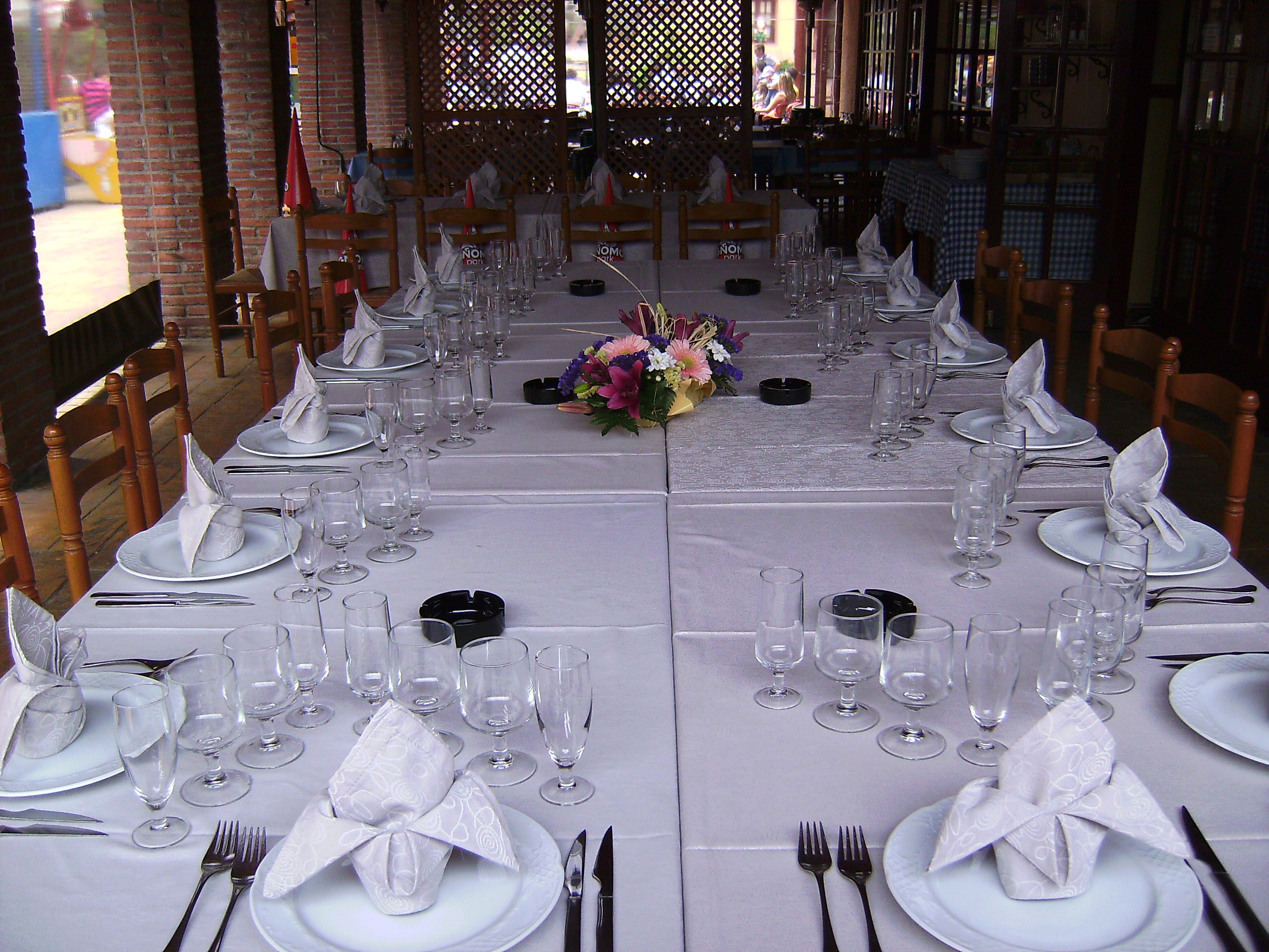 RESTAURANTE  "LA FARGA DEL GNOM" -  GNOMO PARK