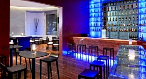 Q LOUNGE