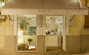 NAÏA