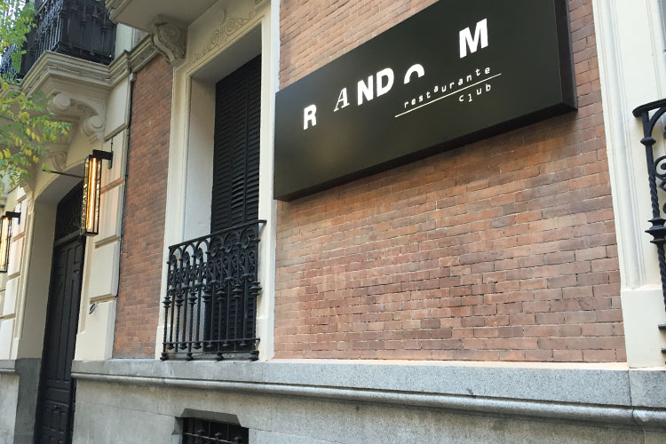 Restaurante Random Madrid en la calle Caracas