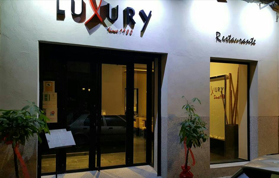 Restaurante Luxury Madrid Japones Logo Entrada