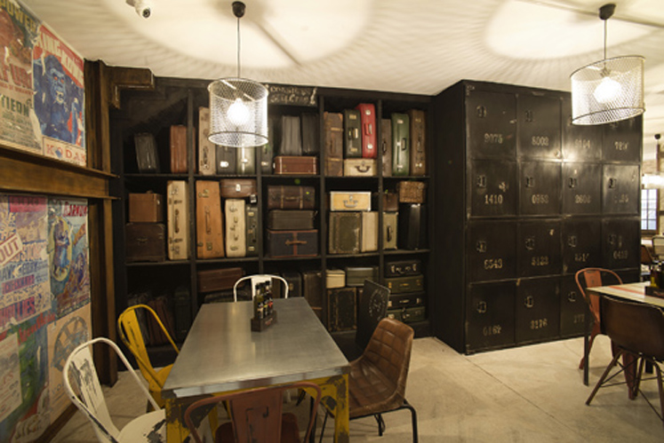 Roll Station Maletas Restaurante Madrid