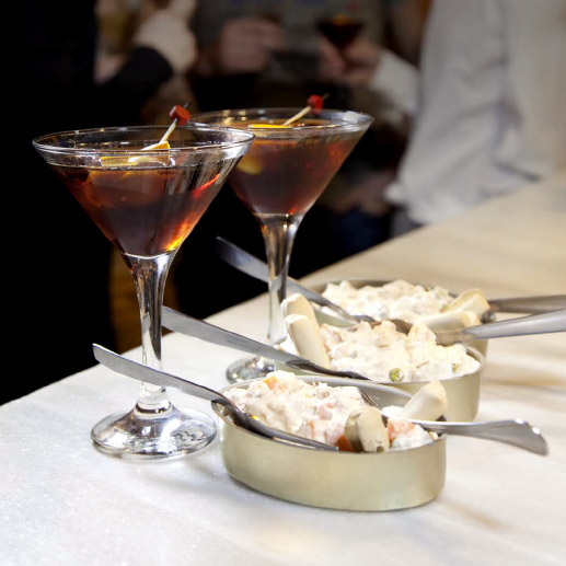 Tapa de ensaladilla y vermut en Taberna la Concha
