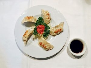 Gyoza, empanadilla de carne y verdura a la plancha (5)