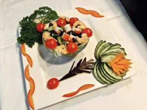Ensalada Matsuri con salmón