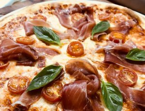 MANGIA QUI