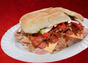 TORTAS Y JUGOS EL MAGO CAMELINAS