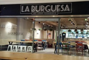 LA BURGUESA LA MAQUINISTA