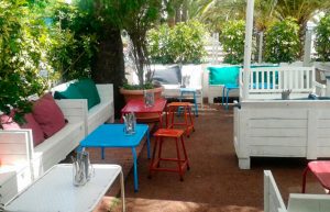 CHICKEN BAR