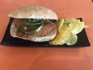 Bocatín de escalope de pollo con pimiento verde