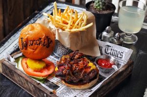 JUANCHI'S BURGER LAS TABLAS