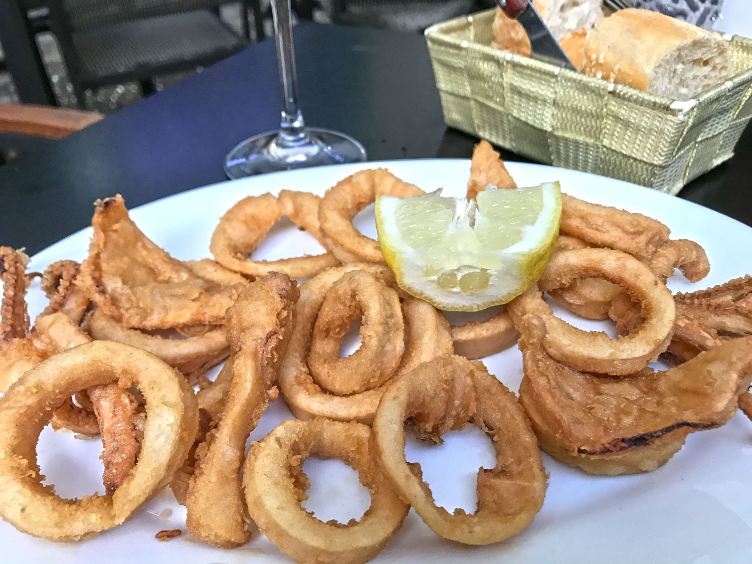 Calamares fritos en la Tierruca de Ortega y Gasset Madrid