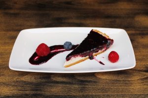 Cheesefake con galleta de almendras y frutos rojos