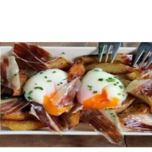 Huevos rotos a baja temperatura con jamón bodega