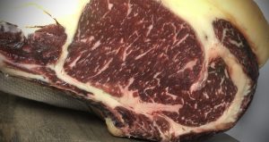 LOMO DE VACA CON MADURACIÓN DE MÁS DE 40 DÍAS.