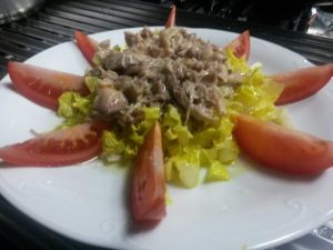 Ensalada de codorniz escabechada