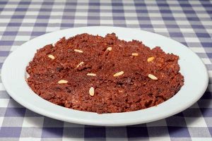 1/2 Morcilla de mi pueblo con cebolla y piñones