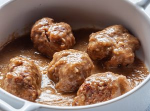 Albóndigas de ternera en salsa de boletus