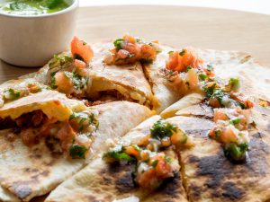 Quesadilla de chorizo de matanza y tres quesos