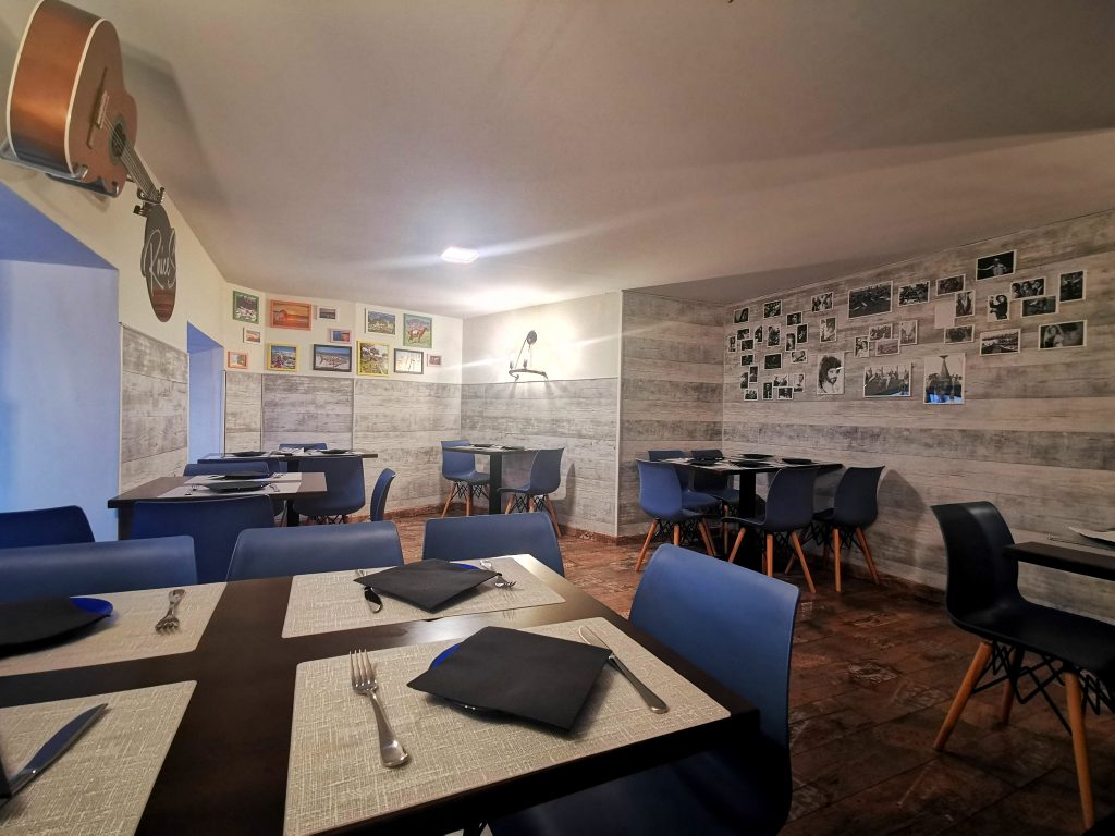 RAÍCES RESTOBAR