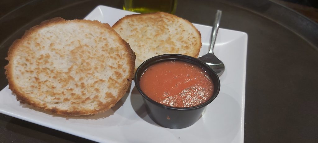 Café o infusión + tostada tomate