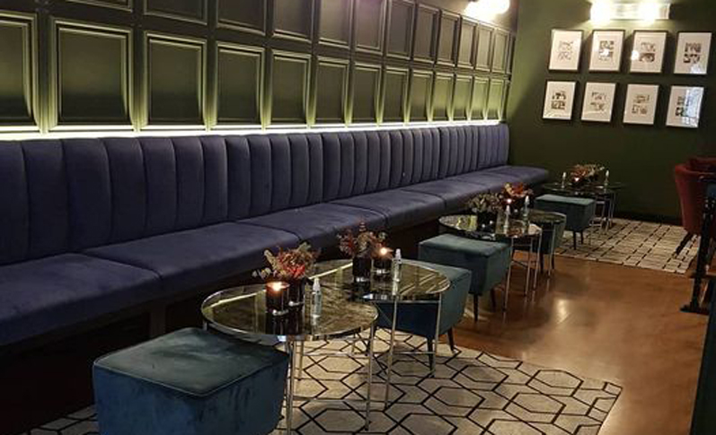 GIL'S COCKTAIL BAR