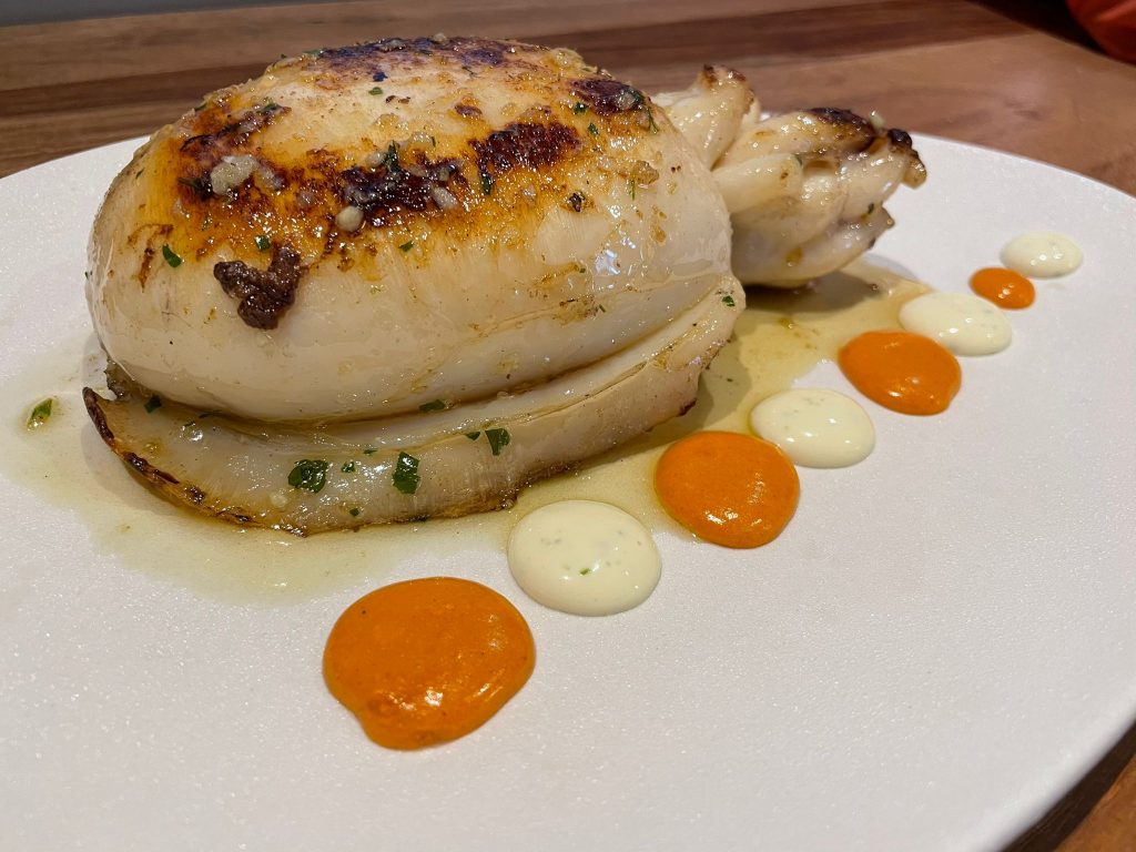 Sepia a la brasa con sobreasada ibérica y ali-oli de lima