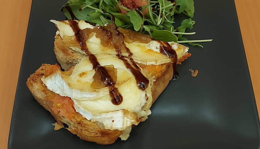 TOSTAS & BACALAO