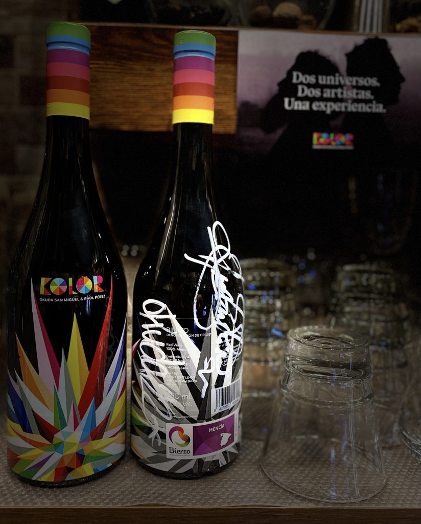 KOLOR (by Raúl Pérez y Okuda San Miguel)