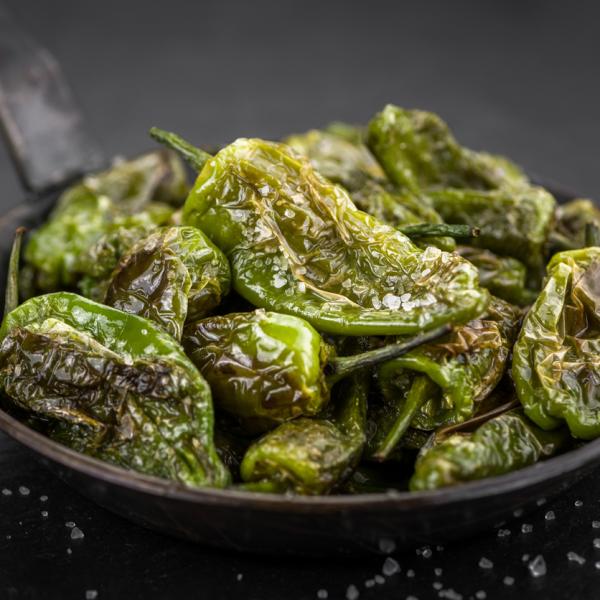 12 Pimientos verdes del país