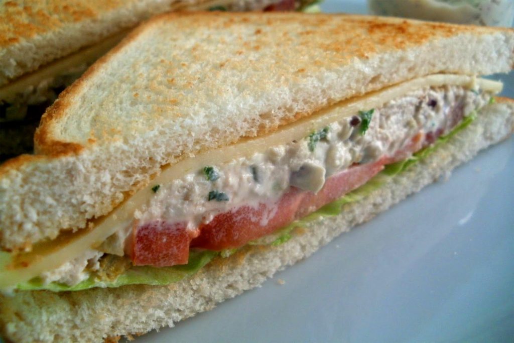 Sandwich Vegetal con Pollo