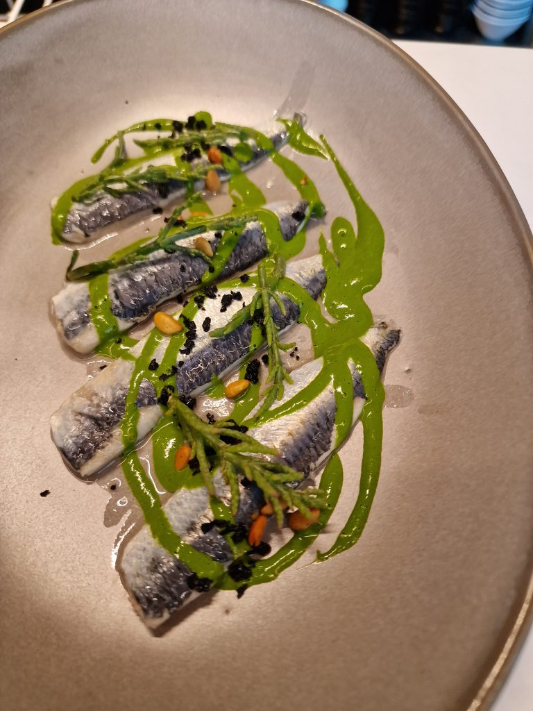 Sardinas en vinagre con mojo verde