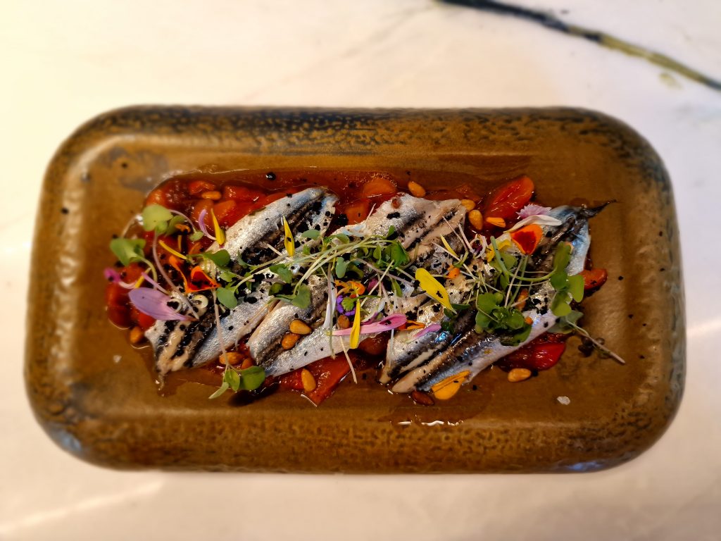 Pimientos asados con boquerones