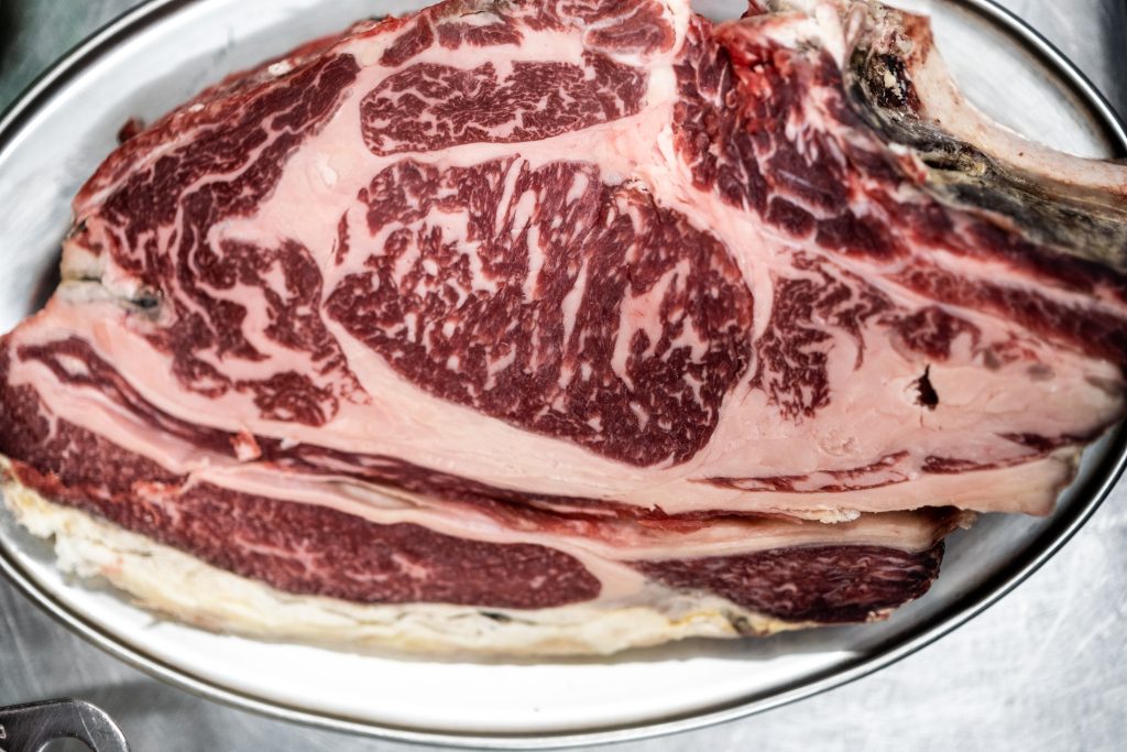 Lomo alto de vaca con más de 40 días de maduración*