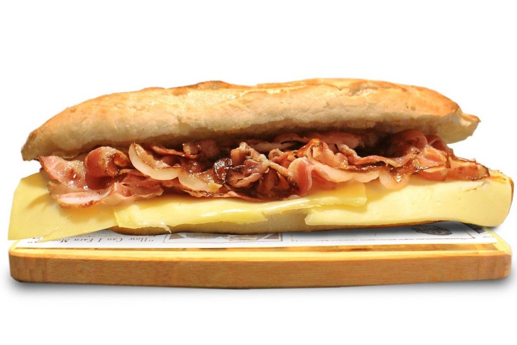 Bocadillo Bacon con Queso