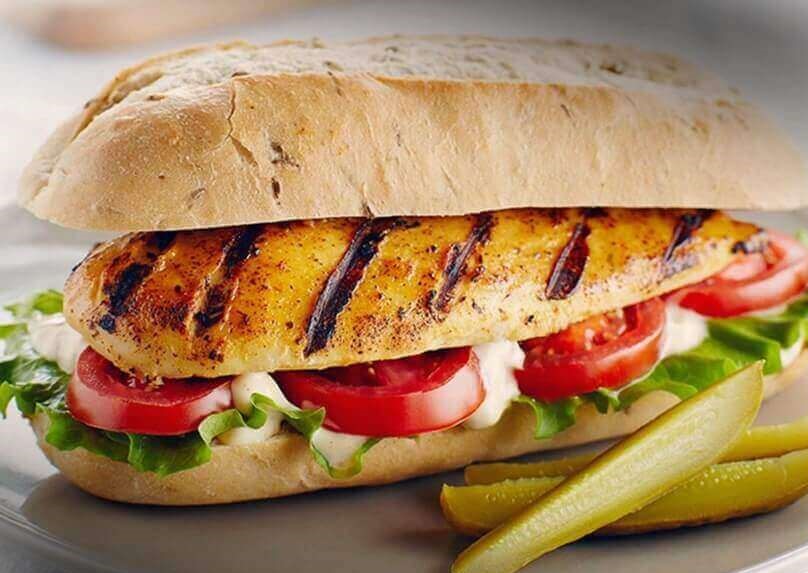 Bocadillo de Pechuga a la Brasa