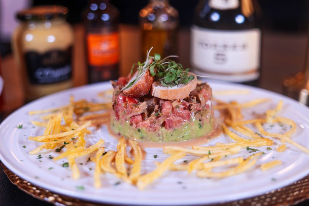 Vegetarian: with seitan, guacamole and tomate (Healthy Dish)