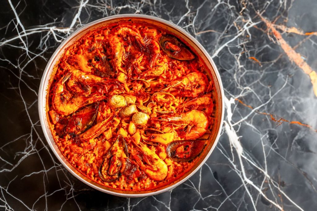 MARISCO: gambas, mejillones, calamares, almejas y langostinos