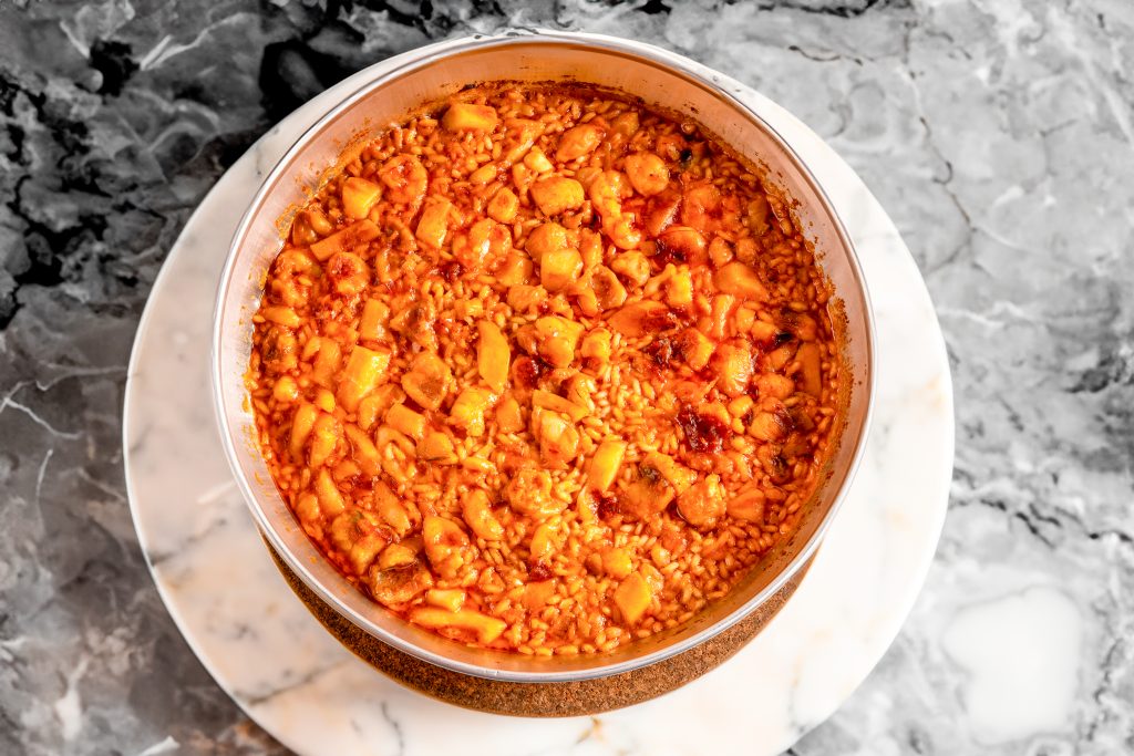 PACÍFICO: rape, gambas y sepia (caldo aparte en botella)