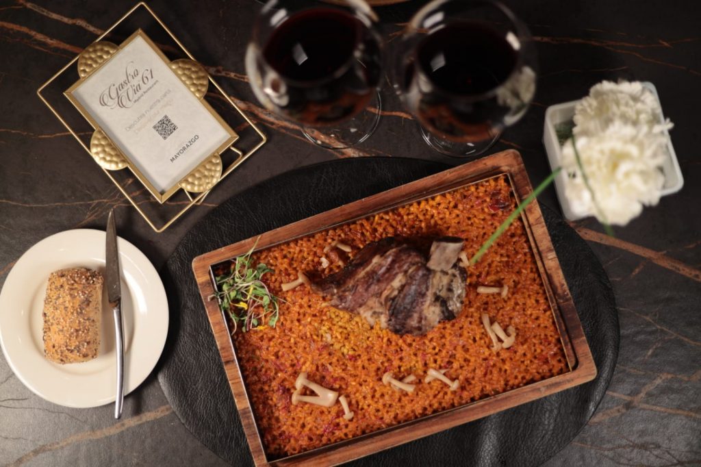 Arroz seco en llauna de carne al piropo retrechero (con alioli de mortero) / 25' (mínimo)