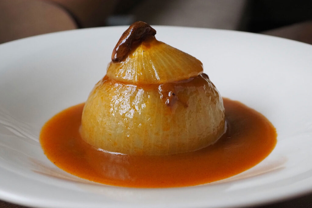 Cebolla rellena de carne